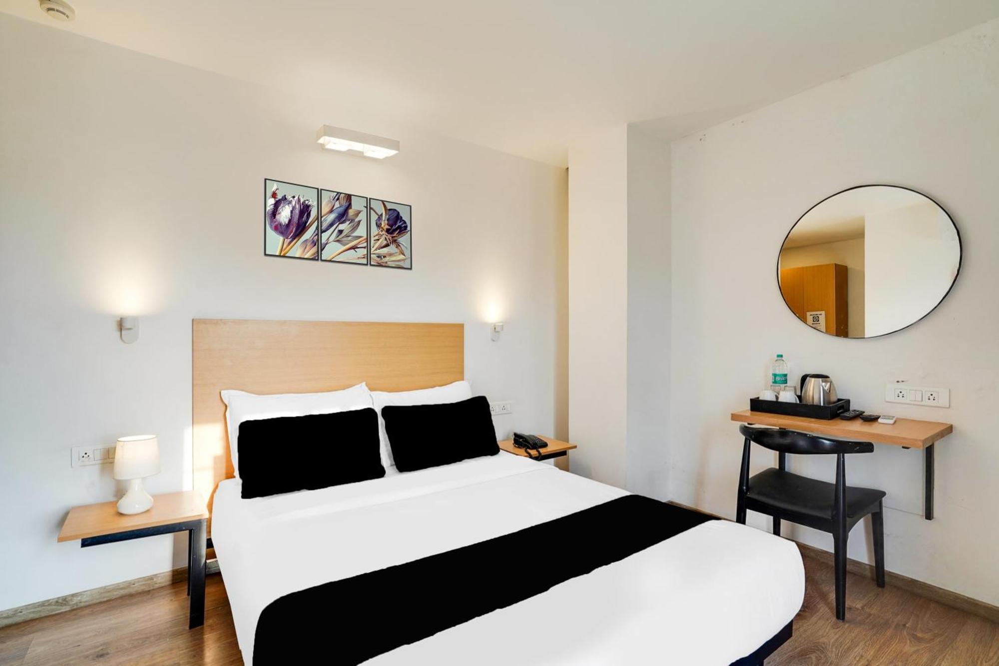 Super Townhouse Btm Layout Near Madiwala Lake Formerly Q Rooms Bangalore Exterior foto