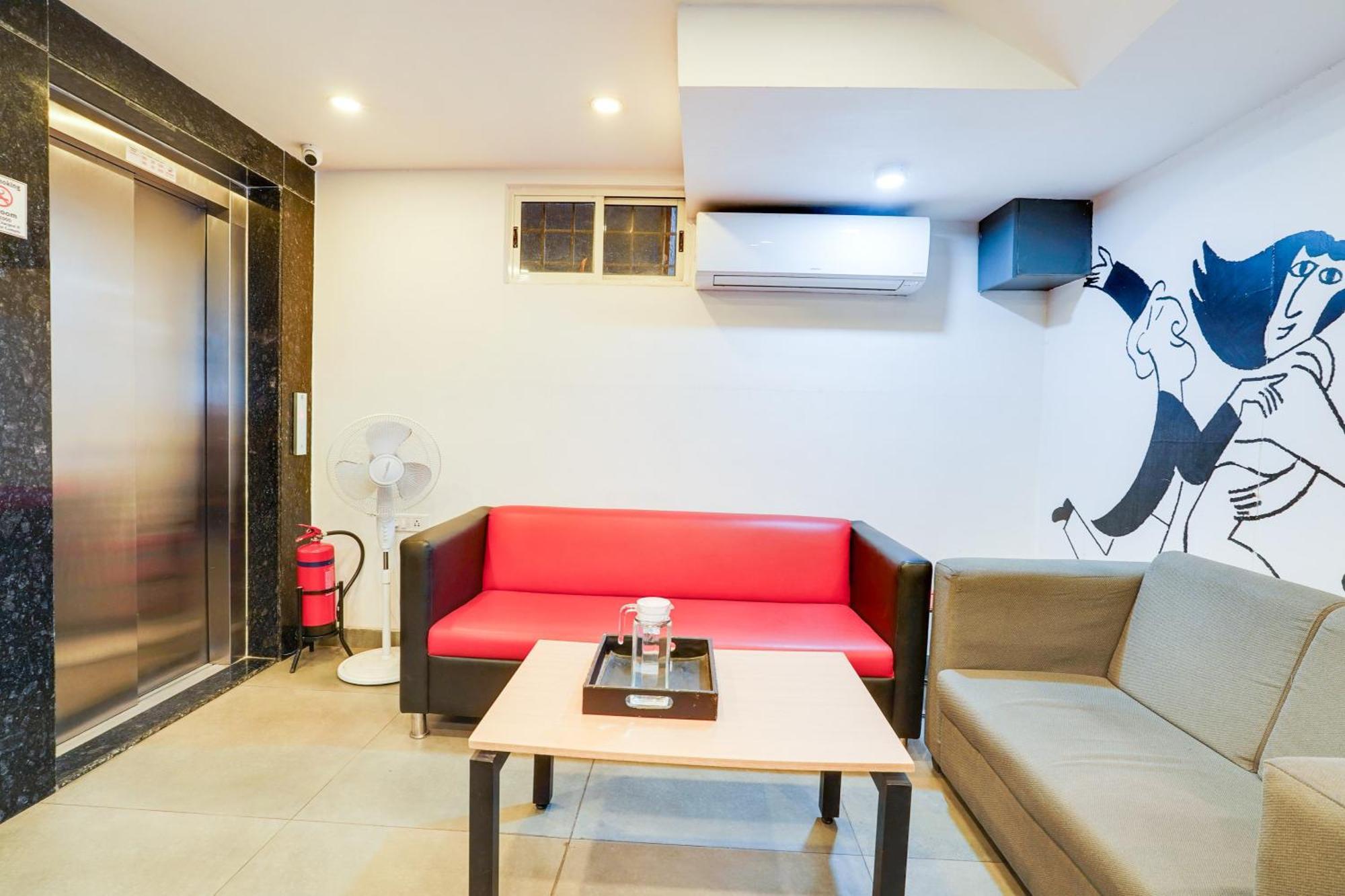 Super Townhouse Btm Layout Near Madiwala Lake Formerly Q Rooms Bangalore Exterior foto